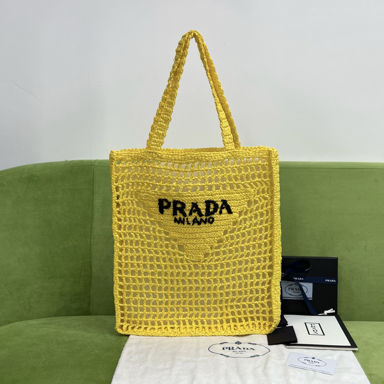 Prada_1BG393_Tote-36x3x3